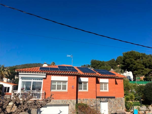 Proyecto solar vivienda unifamiliar 14 módulos